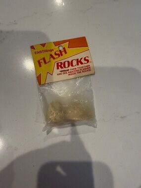 FLASH ROCKS Novelty Pack - Yellow/Tan